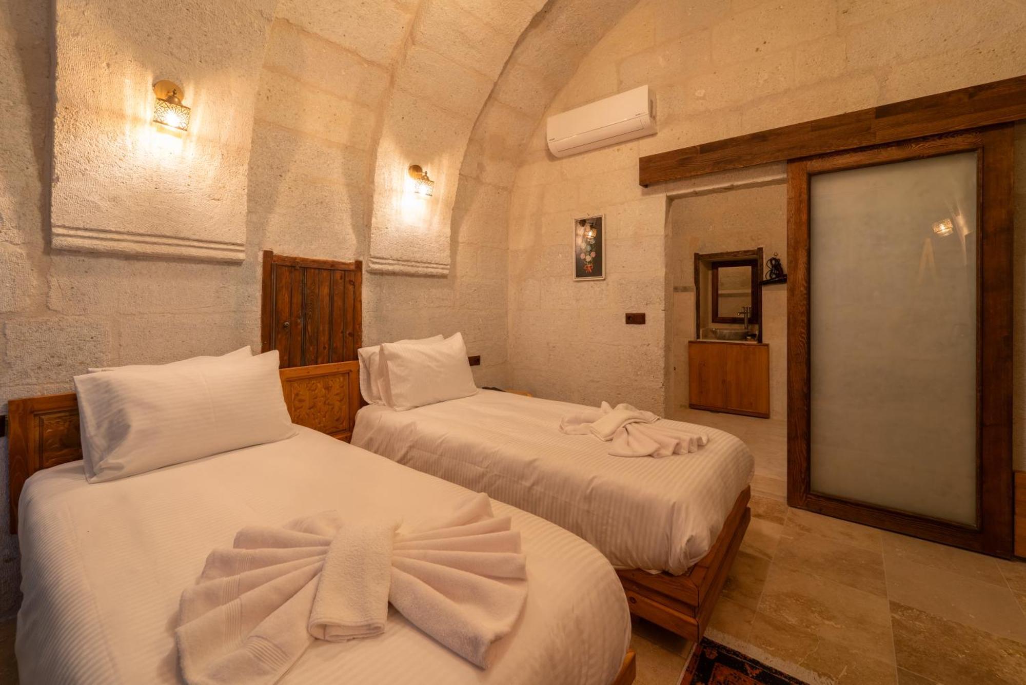 Escape Cave Otel *